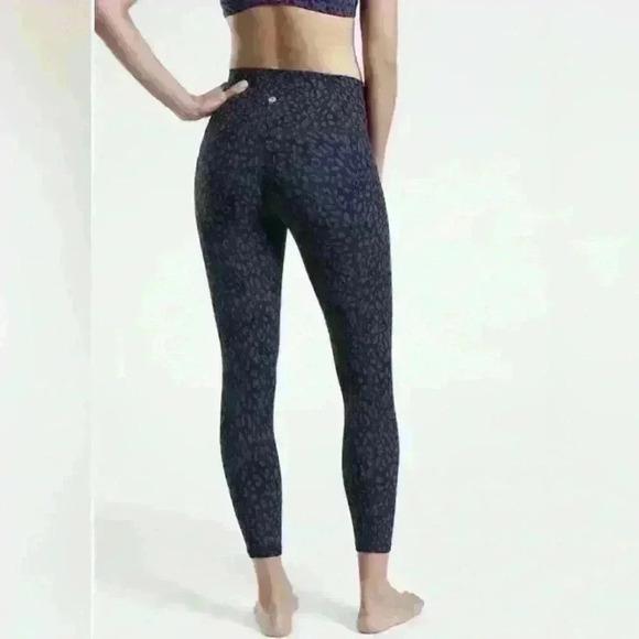 Athleta Salutation Print 7/8 Tight/Dot Leopard  Enchanted Blue/size S - Picture 2 of 7